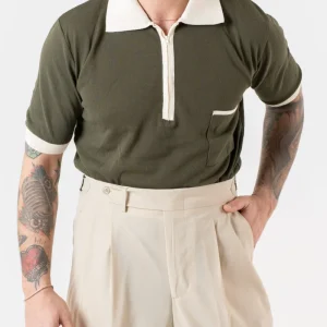 Polo con Zip Verde con Collo Contrasto Avorio