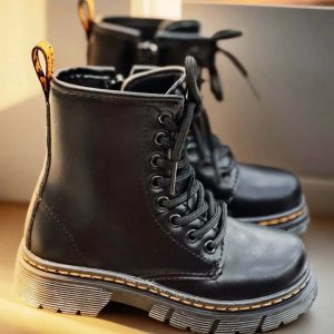 Scarpe anfibio nere by Sofia dal 19 al 36