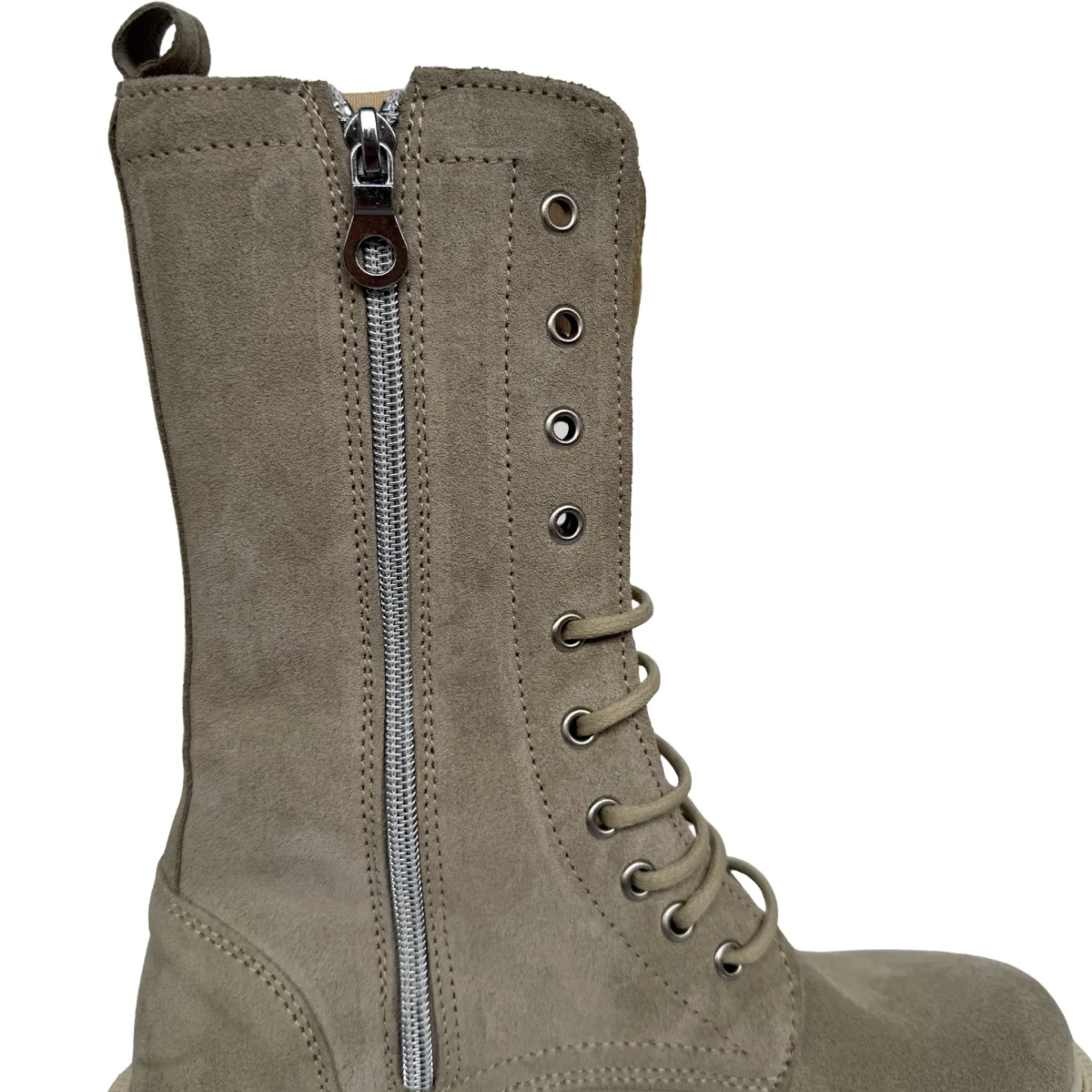 Anfibi in camoscio con Suola Carrarmato – Latte ART.3000 - immagine 4