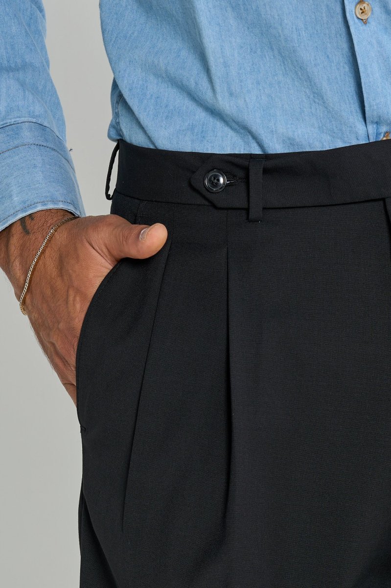 Bermuda Cinta Lunga con Passanti Nero Milano - immagine 4