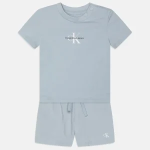 Completo CALVIN KLEIN azzurro con logo 3 mesi - 4 anni
